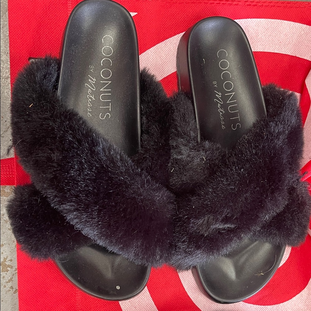 Coconuts by Matisse Plush Slide Sandals in Black and Cream